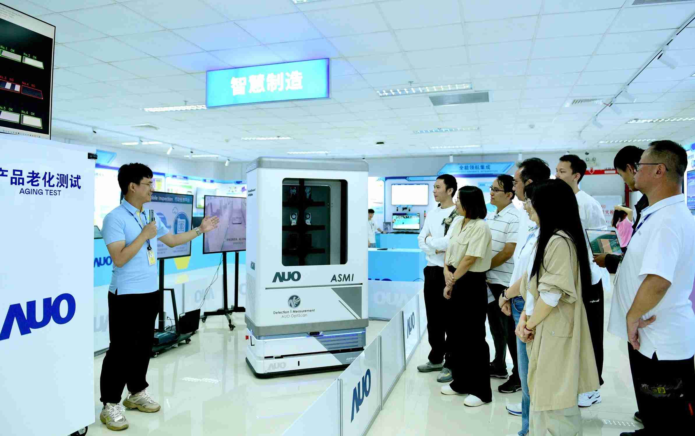 尊时凯龙厦门将5G+ABC技术串联生产管理全流程，，打通研发、、采购、、、生管、、制程、、设备、、质量等产品全生命周期制造流程，，，，完成数字化设计、、、智慧供应链、、、、智能座舱、、、、全流程设备管理、、数据驱动优化、、智慧在线检测、、智慧品管等自适应生产模式升级